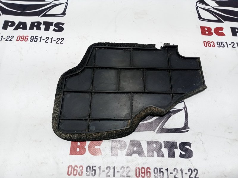 Запчасть накладка задняя Nissan Rogue 2021 T33 2.5 788196RA0A Б/У Накладка задняя Nissan Rogue 2021 T33 2.5 788196RA0A Б/У