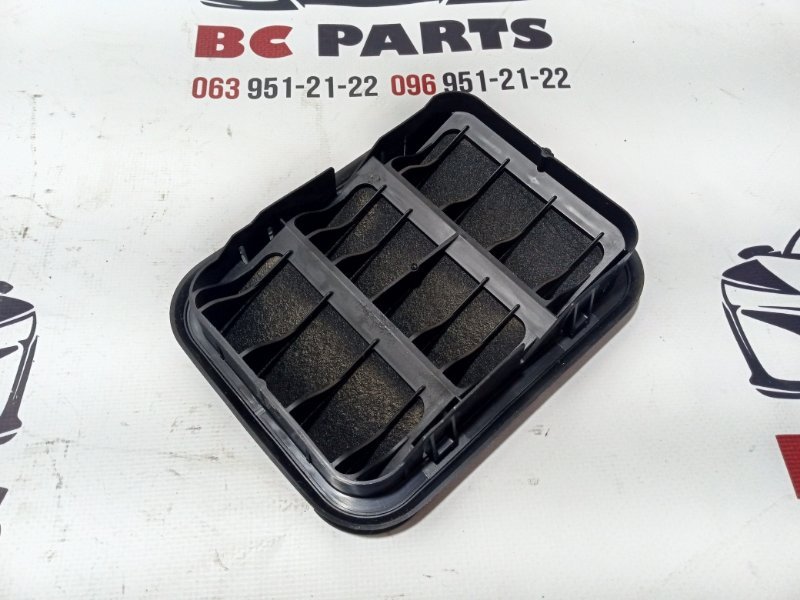 Решетка вентиляционная задняя Rogue 2021 T33 2.5