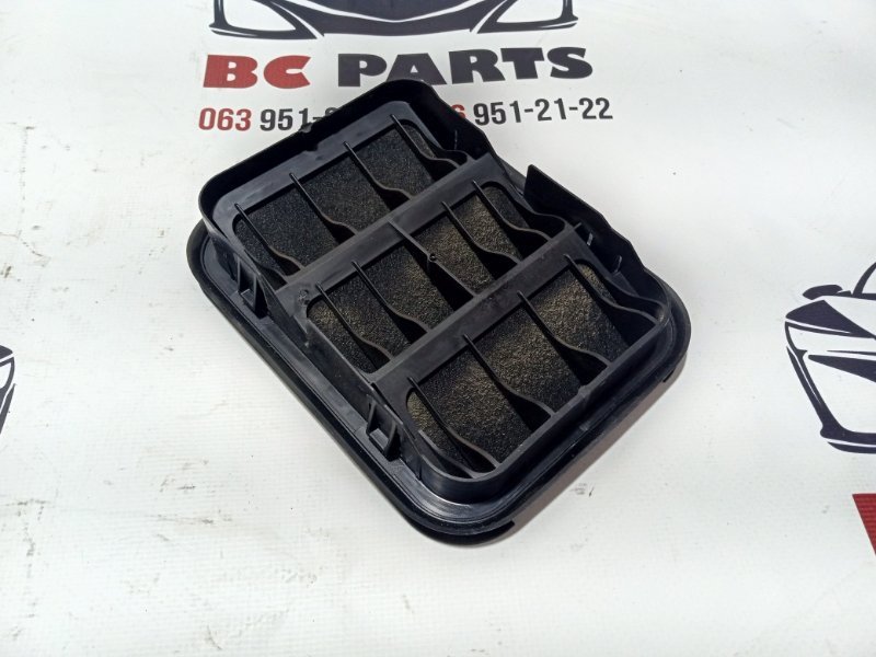 Решетка вентиляционная задняя Nissan Rogue T33 2.5