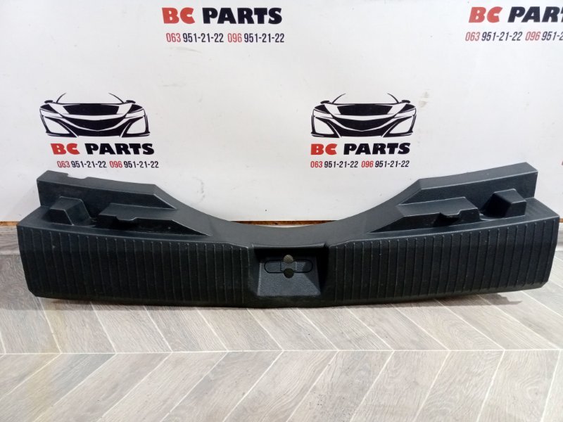 Накладка замка багажника задняя Nissan Rogue 2021 T33 2.5 849926RA0A Б/У