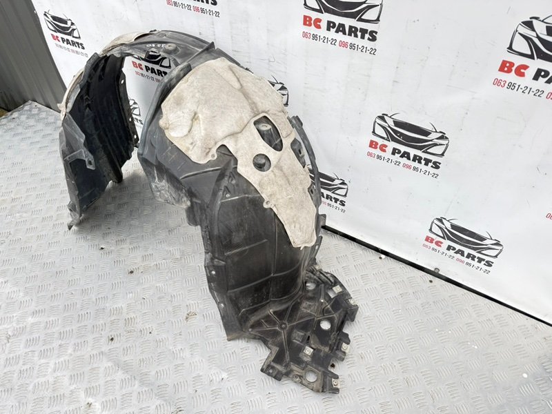 Подкрылок передний левый Nissan Rogue T33 2.5