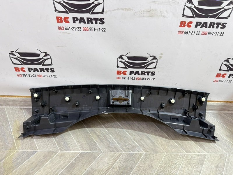 Накладка замка багажника Rogue 2021 T33 2.5