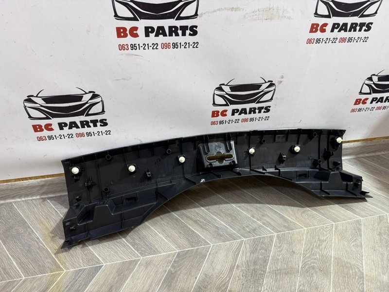 Накладка замка багажника Rogue 2021 T33 2.5