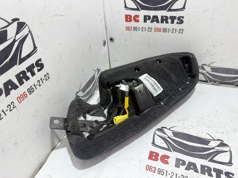 Подушка безопасности в сиденье задняя правая Rogue 2021 T33 2.5