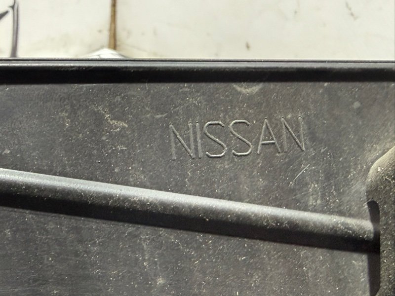 Накладка двери задняя левая Rogue 2021 T33 2.5 Накладка двери задняя левая Rogue 2021 T33 2.5