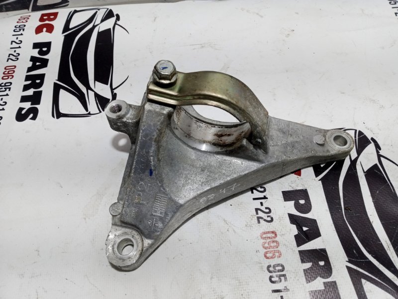 Кронштейн полуоси передний правый Nissan Rogue 2021 T33 2.5 397806RA0A Б/У