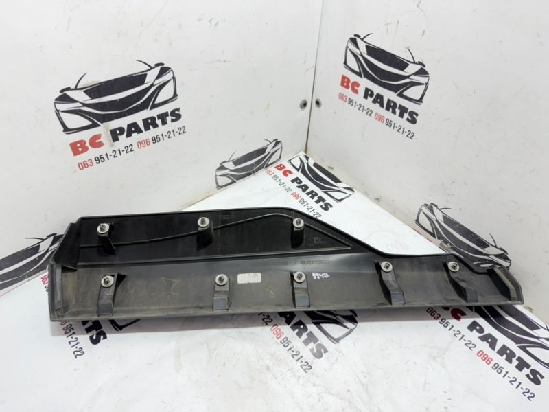 Накладка двери задняя правая Rogue 2021 T33 2.5