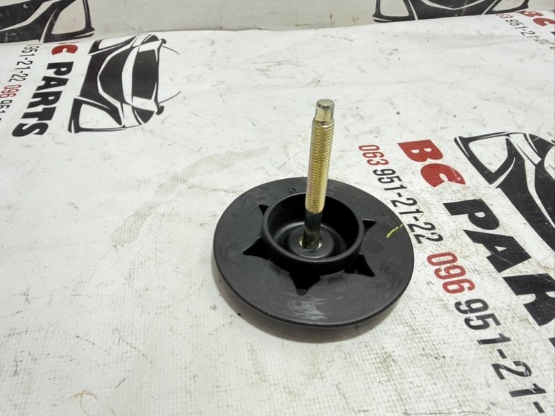 Болт крепления запасного колеса Nissan Kicks 1.6