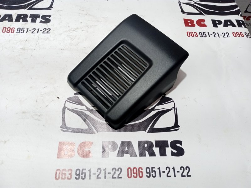 Накладка камеры лобового стекла Kicks 2021 1.6