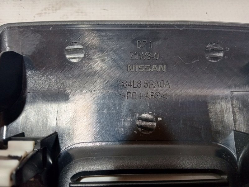 Накладка камеры лобового стекла Kicks 2021 1.6