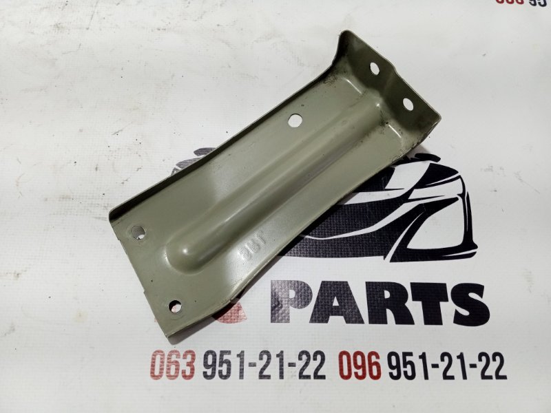 Крепление бампера заднее левое Nissan Kicks 1.6