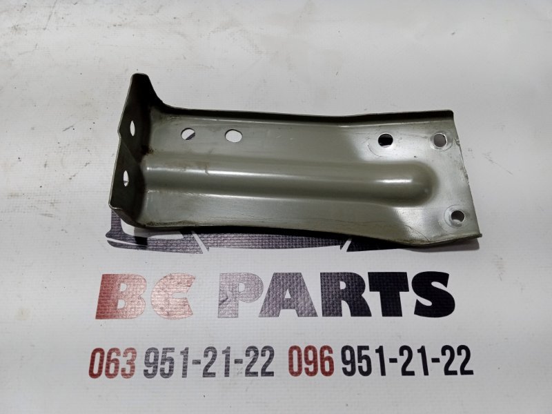 Крепление бампера заднее правое Nissan Kicks 1.6