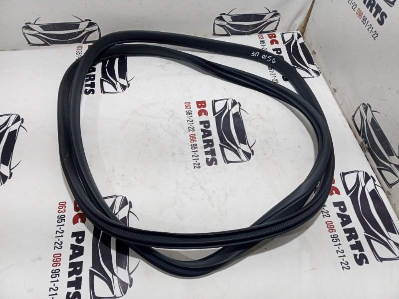 Уплотнитель кузова задний правый Nissan Rogue 2022 T33 1.5 828306RA1A Б/У
