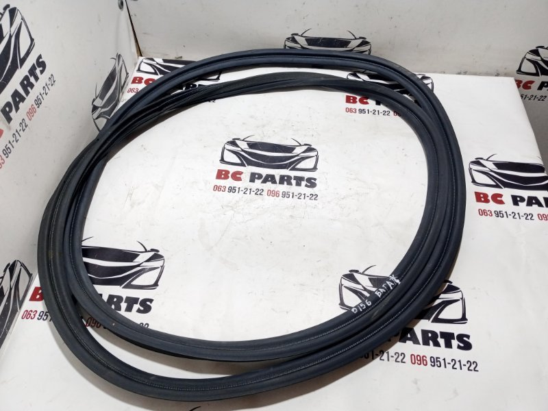 Уплотнитель кузова задний Nissan Rogue 2022 T33 1.5 90830-6RA0A Б/У