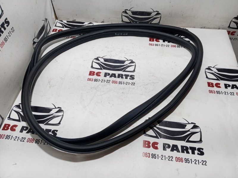Уплотнитель кузова передний правый Nissan Rogue 2022 T33 1.5 80830-6RA1A Б/У