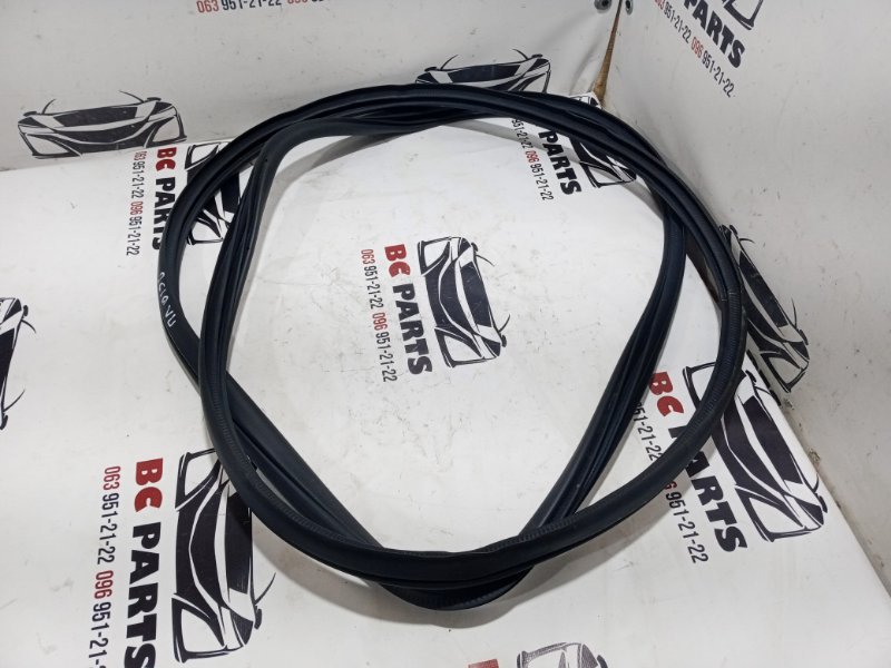 Уплотнительная резинка боковой двери передняя левая Nissan Rogue 2022 T33 1.5 80831-6RA1A Б/У