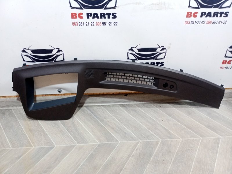 Накладка торпедо Nissan Rogue 2022 T33 1.5 683106RB1A Б/У