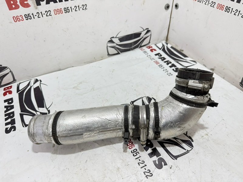 Запчасть патрубок интеркулера Kia Sportage 2017 282512F500 Б/У Патрубок интеркулера Kia Sportage 2017 282512F500 Б/У