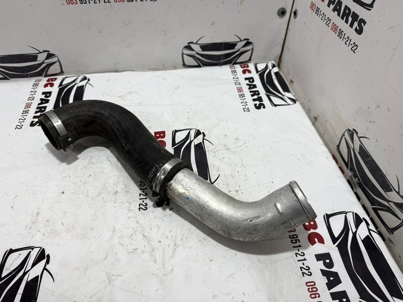 Патрубок интеркулера Kia Sportage Патрубок интеркулера Kia Sportage