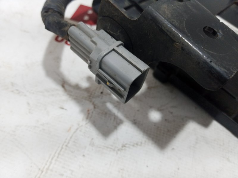 Датчик слепых зон левый Sportage 2017 Датчик слепых зон левый Sportage 2017