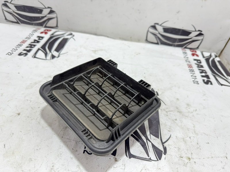 Решетка вентиляционная задняя левая Kia Sportage