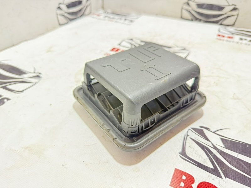 Решетка вентиляционная задняя правая Sportage 2017