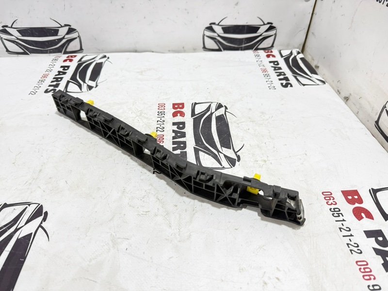 Направляющая бампера задняя правая Kia Sportage