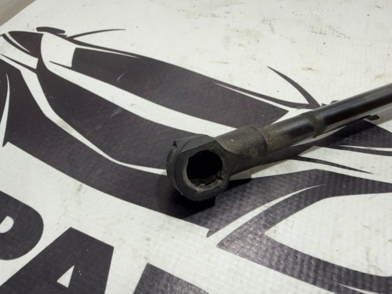 Амортизатор крышки багажника левый Kicks 2021 1.6