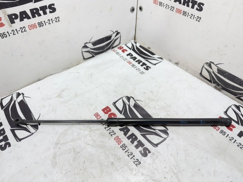 Амортизатор крышки багажника правый Nissan Kicks 2021 1.6 904505r00a Б/У