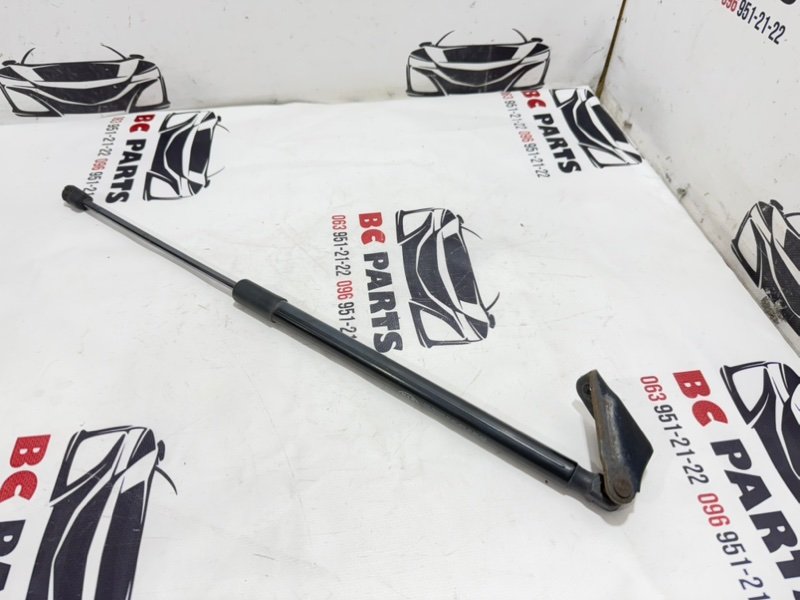 Амортизатор крышки багажника правый Kia Sportage