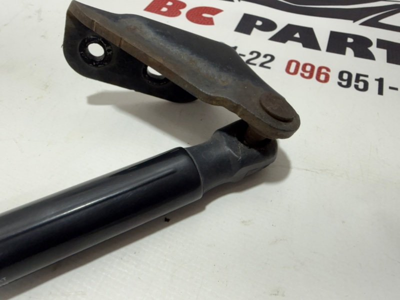 Амортизатор крышки багажника правый Sportage 2017