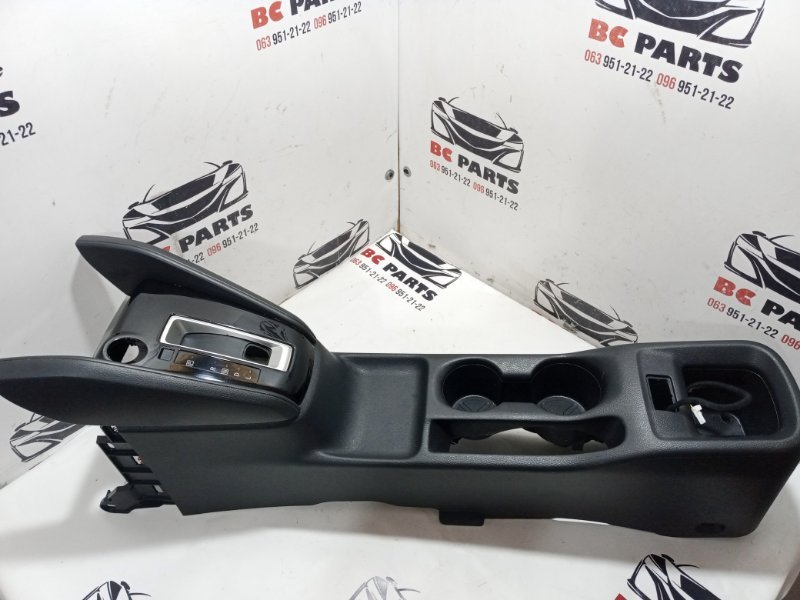 Консоль центральная Nissan Kicks 2021 1.6 969105RL0A Б/У