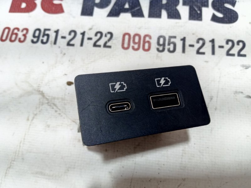 USB разъем Nissan Rogue 2021 T33 2.5 253316UA0 Б/У