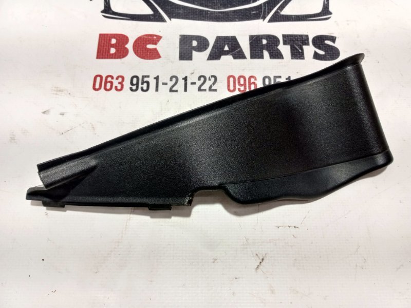 Уголок жабо правый Nissan Rogue 2021 T33 2.5 668946RA1A Б/У