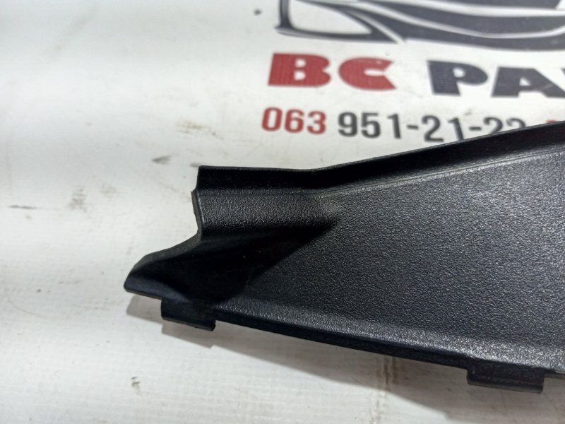 Уголок жабо правый Nissan Rogue T33 2.5