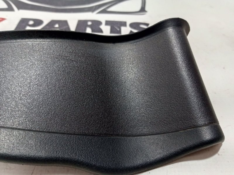 Уголок жабо правый Rogue 2021 T33 2.5