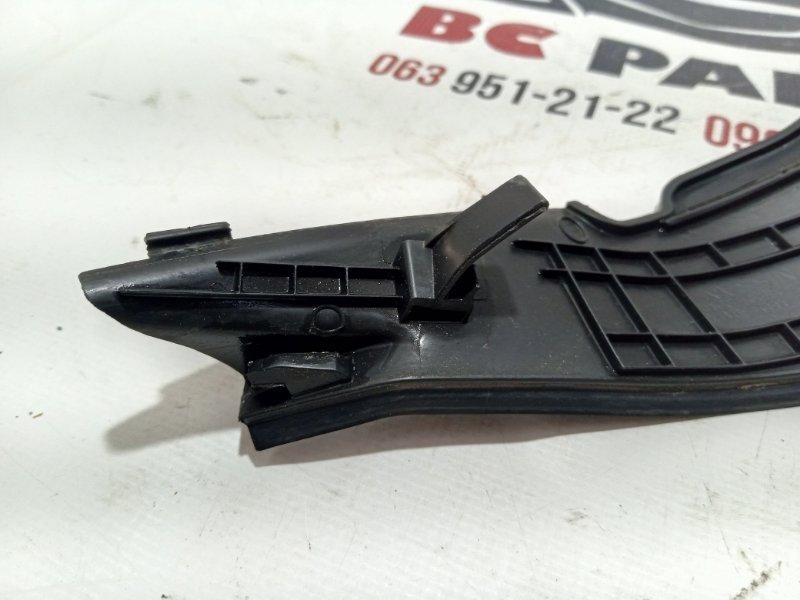 Уголок жабо правый Rogue 2021 T33 2.5