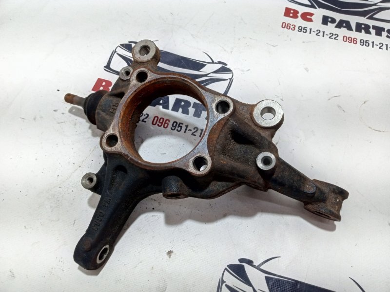 Кулак поворотный передний правый Outback 2018 2.5