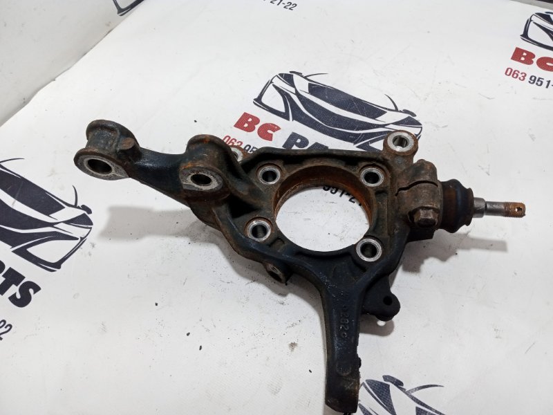 Кулак поворотный передний правый Outback 2018 2.5