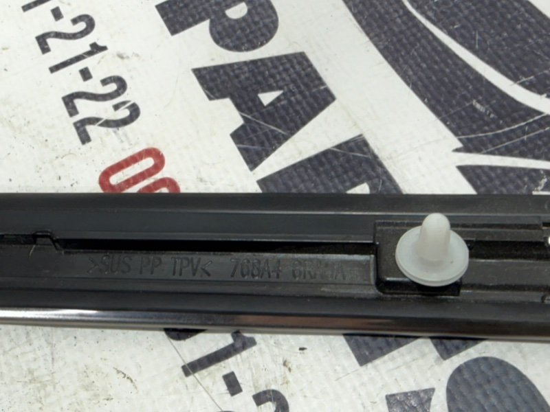 Молдинг крыла задний правый Rogue 2021 T33 2.5