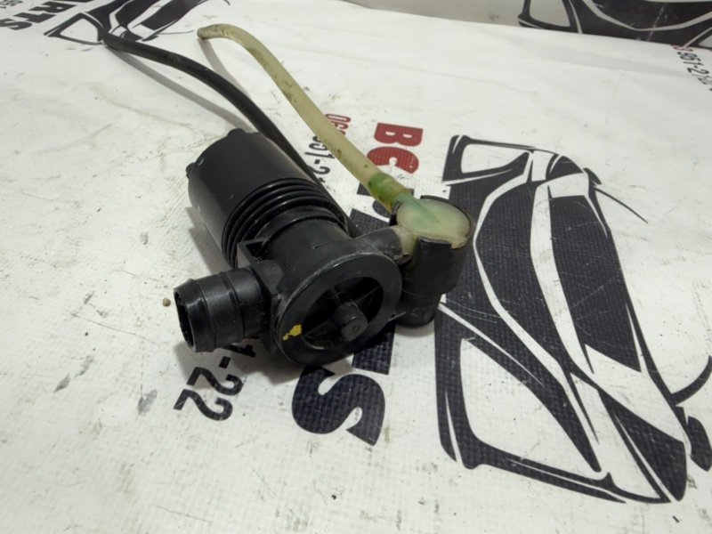 Насос омывателя Nissan Rogue T32 QR25 2.5 Насос омывателя Nissan Rogue T32 QR25 2.5