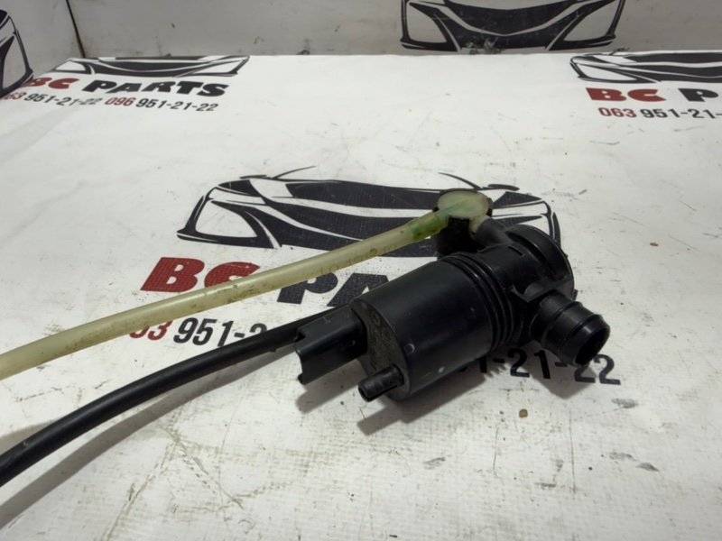 Насос омывателя Rogue 2017 T32 QR25 2.5 Насос омывателя Rogue 2017 T32 QR25 2.5