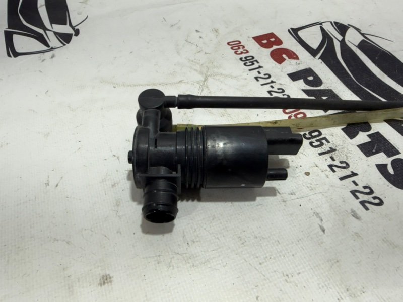 Насос омывателя Rogue 2017 T32 QR25 2.5 Насос омывателя Rogue 2017 T32 QR25 2.5