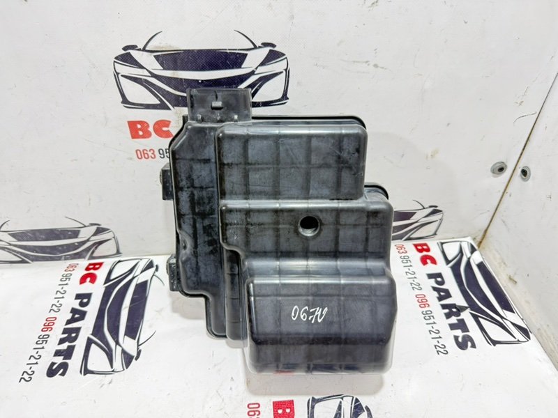 Запчасть резонатор воздушного фильтра Nissan Rogue 2017 T32 QR25 2.5 16585-4BA1A Б/У Резонатор воздушного фильтра Nissan Rogue 2017 T32 QR25 2.5 16585-4BA1A Б/У