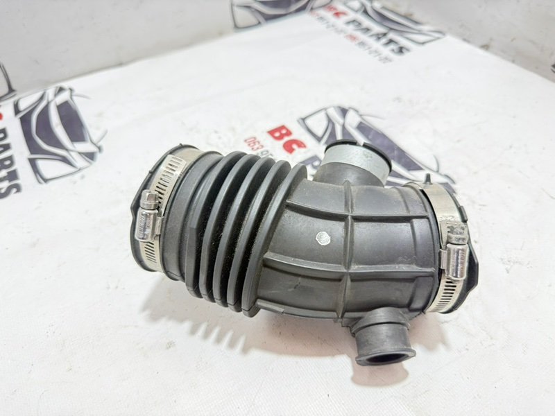 Патрубок воздушного фильтра Rogue 2017 T32 QR25 2.5