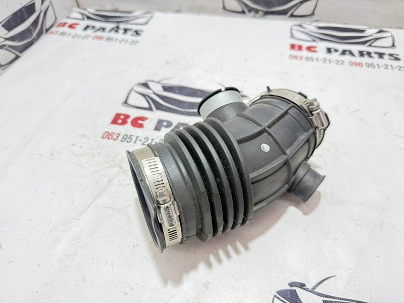 Патрубок воздушного фильтра Rogue 2017 T32 QR25 2.5