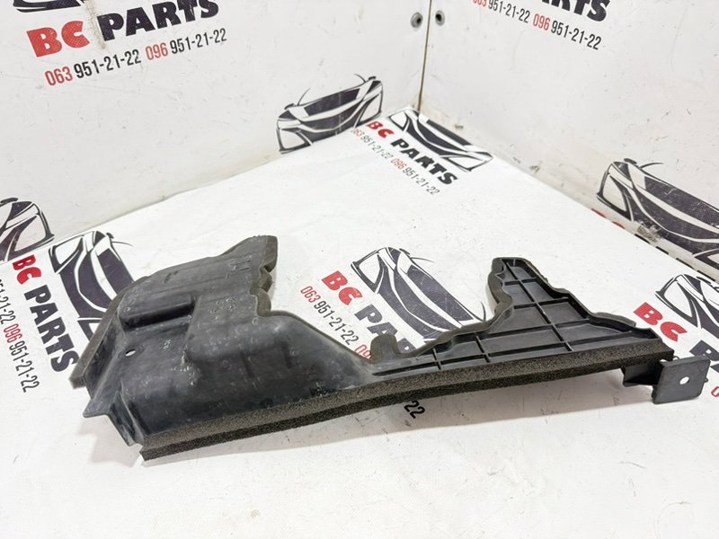 Запчасть дефлектор радиатора левый Nissan Rogue 2017 T32 QR25 2.5 215596FR0A Б/У Дефлектор радиатора левый Nissan Rogue 2017 T32 QR25 2.5 215596FR0A Б/У