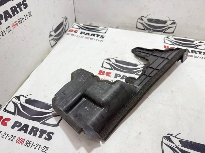 Дефлектор радиатора левый Rogue 2017 T32 QR25 2.5 Дефлектор радиатора левый Rogue 2017 T32 QR25 2.5