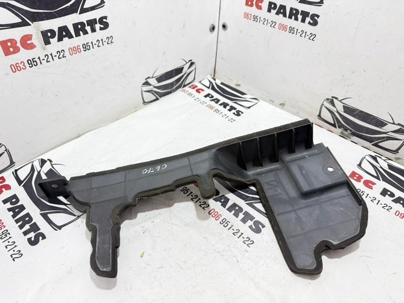 Запчасть дефлектор радиатора правый Nissan Rogue 2017 T32 QR25 2.5 215586FR0A Б/У Дефлектор радиатора правый Nissan Rogue 2017 T32 QR25 2.5 215586FR0A Б/У