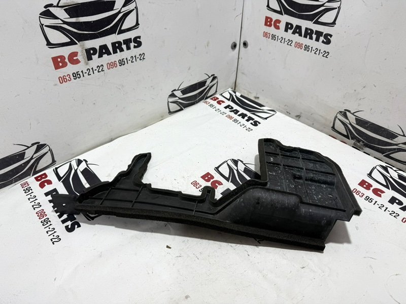 Дефлектор радиатора правый Rogue 2017 T32 QR25 2.5 Дефлектор радиатора правый Rogue 2017 T32 QR25 2.5